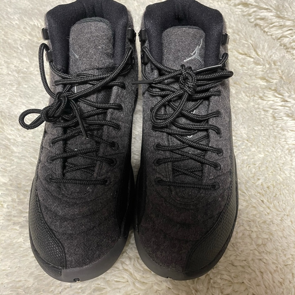 Jordan 12 - Picture 3 of 4